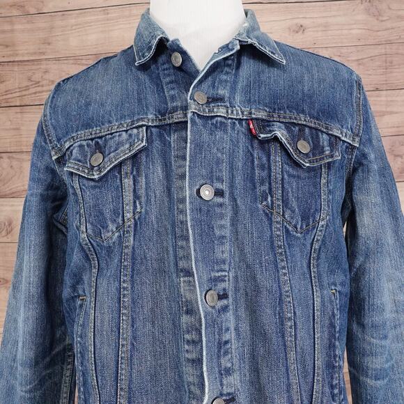 Levi's Levi Strauss Denim Jacket Mens Medium Distressed Trucker Casual Jean Coa - Picture 1 of 16